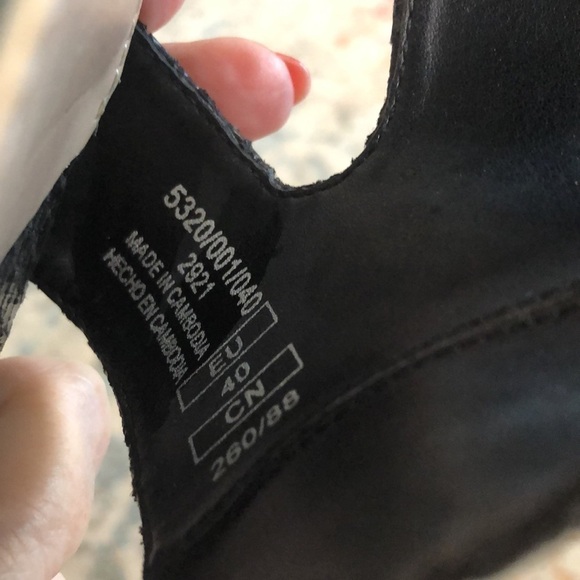 𝅺ZARA black faux snakeskin chunky heeled sandals. - Picture 6 of 6